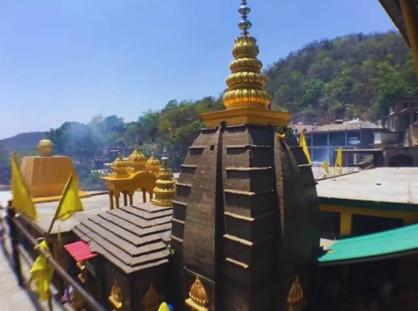 Baglamukhi Temple