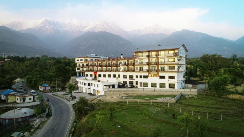 Why is Himachal Pradesh ideal for destination weddings